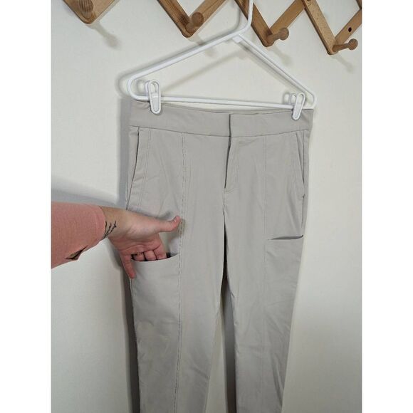 Athleta Cargo Style Wander Stash Athletic Pants - Size 8 - Picture 4 of 13
